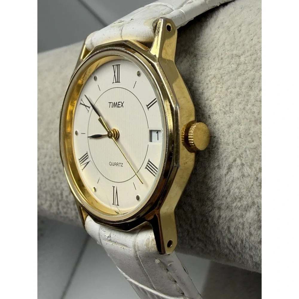 Timex Ladies Watch New Battery 1988 Vintage 31MM 8